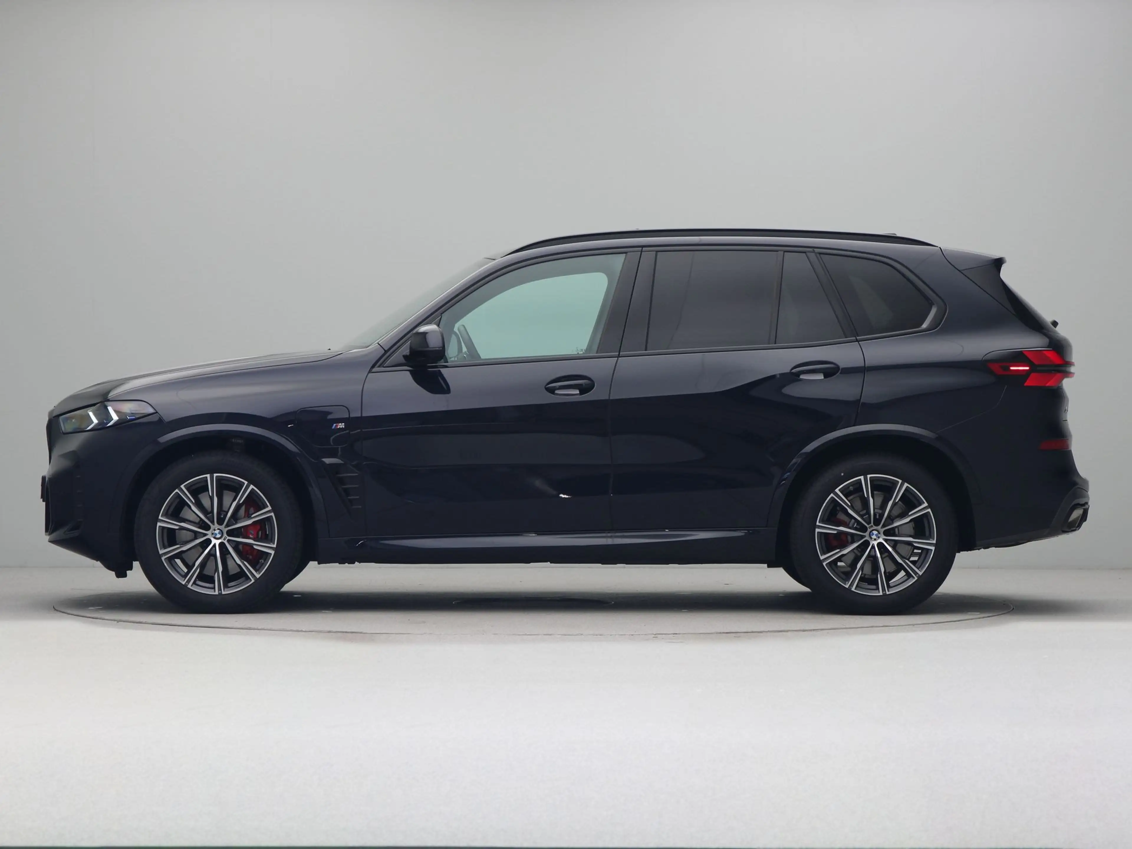 BMW X5 xDrive50e — photo 12