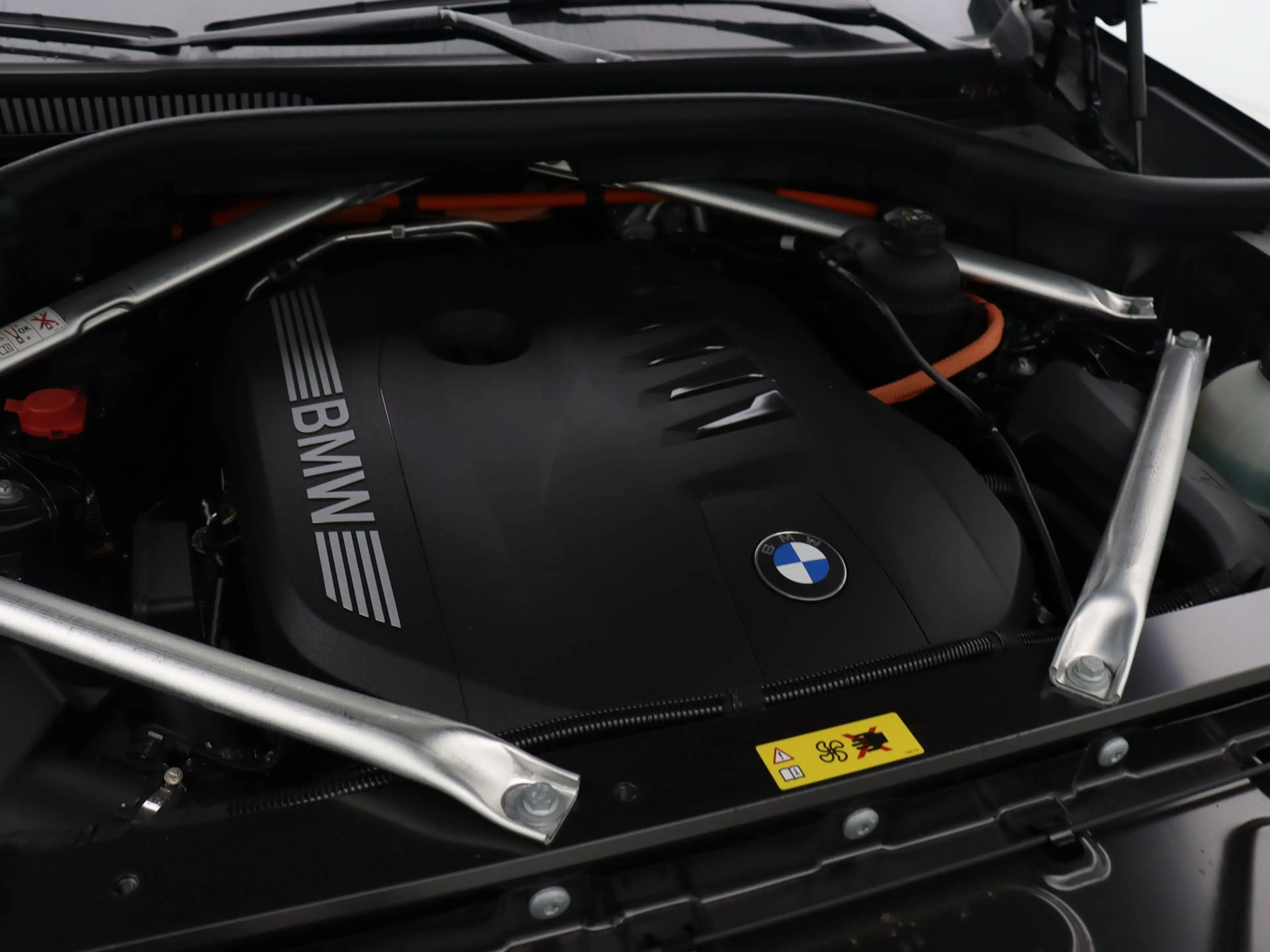 BMW X5 xDrive50e — photo 4