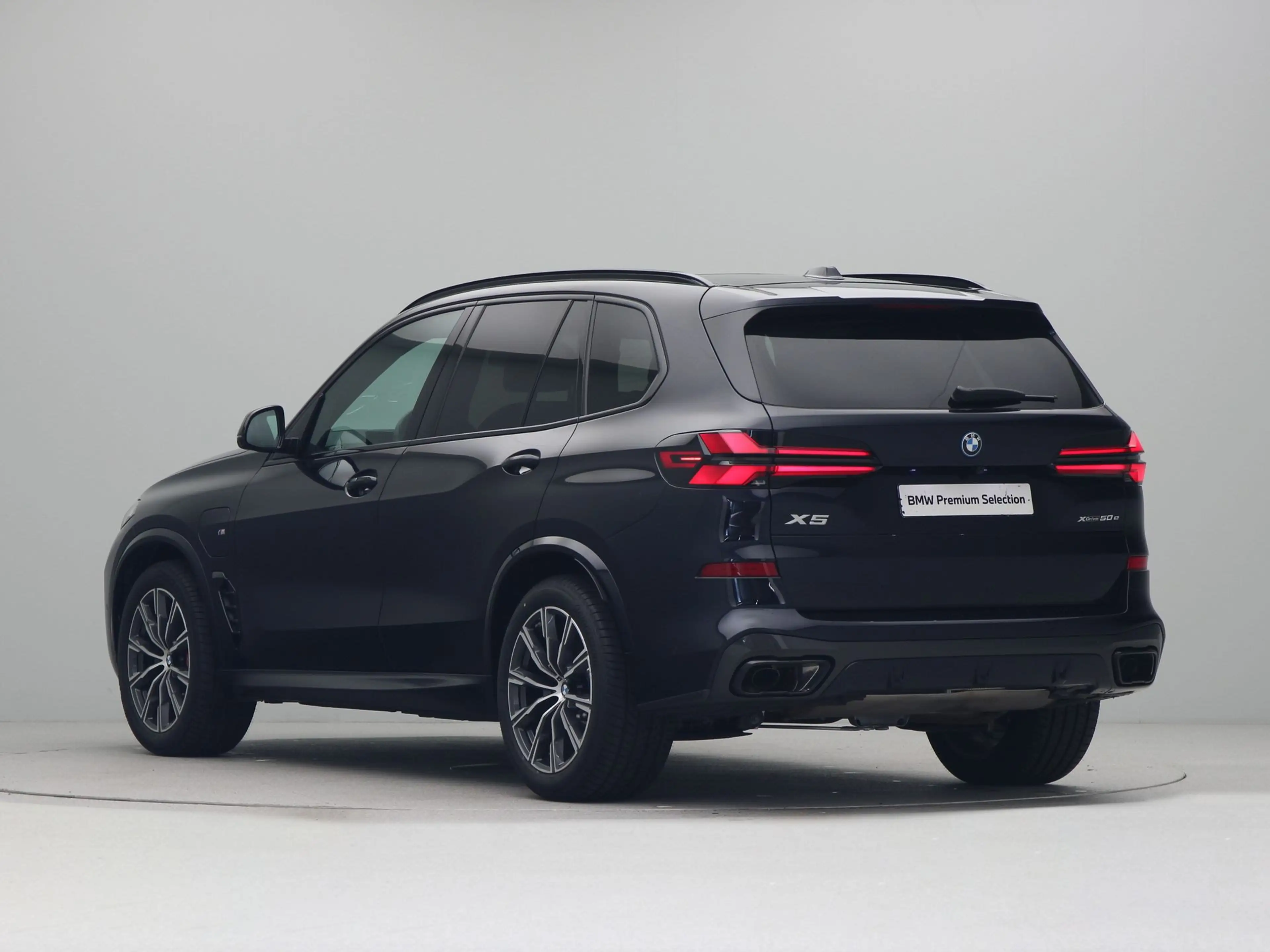BMW X5 xDrive50e — photo 11