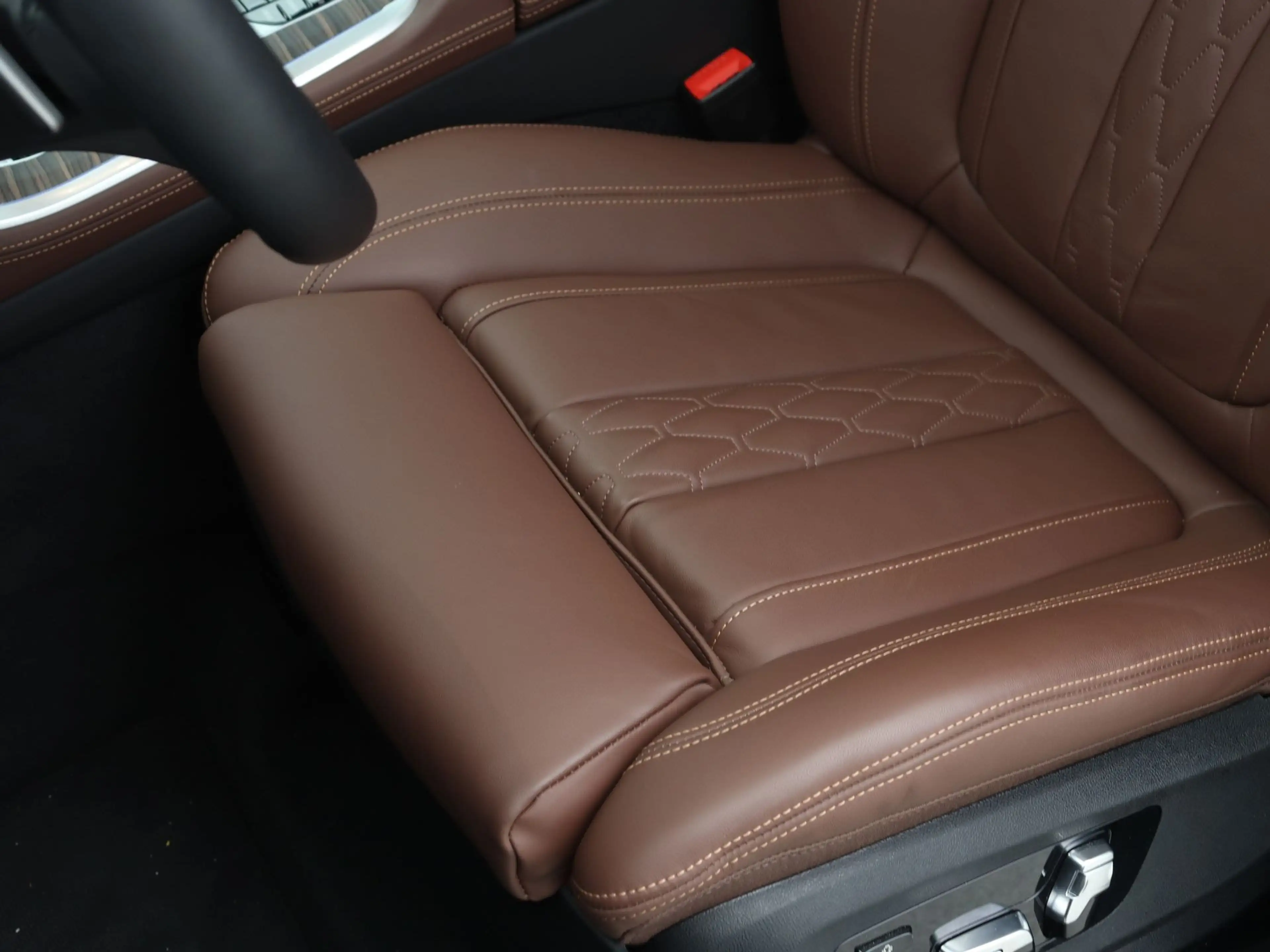 BMW X5 xDrive50e — photo 15