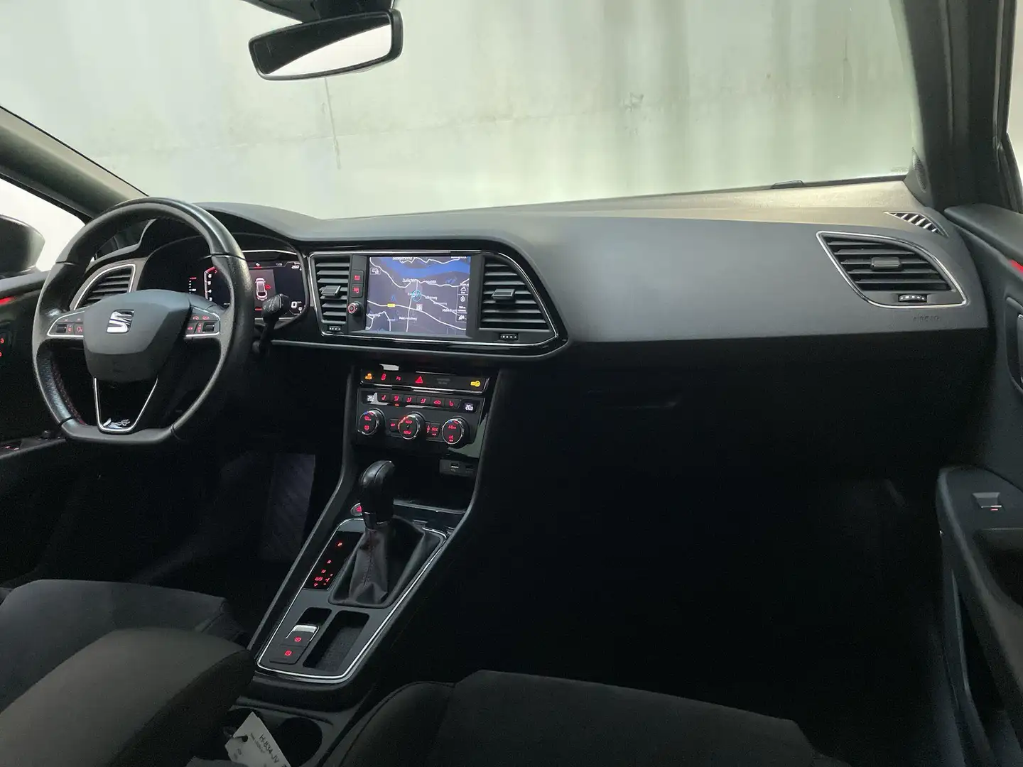 SEAT Leon ST 1.5 TSI 150pk DSG FR Ultimate Edition Black Sky Grau - 2
