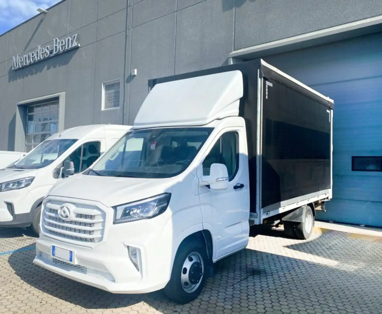 Maxus Deliver 9 centina + telo Blanc - 1