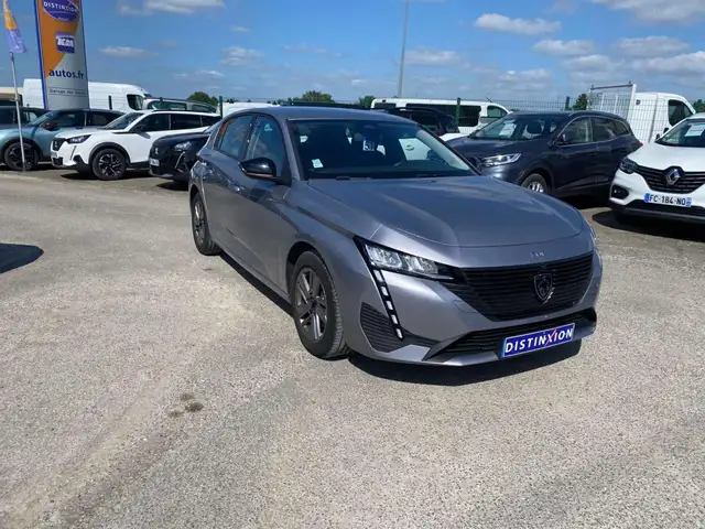 Peugeot 308 view 2