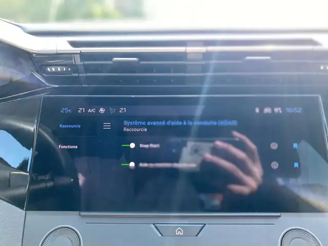 Peugeot 308 view 12