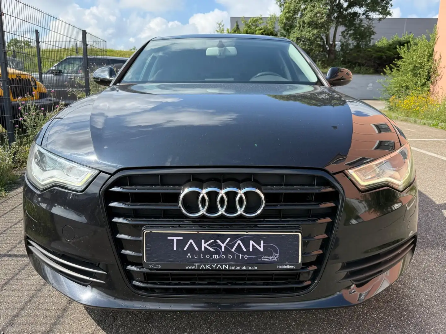 Audi A6 Lim. 3.0 TDI / Klimaaut. /  NAVI / XENON Negru - 2