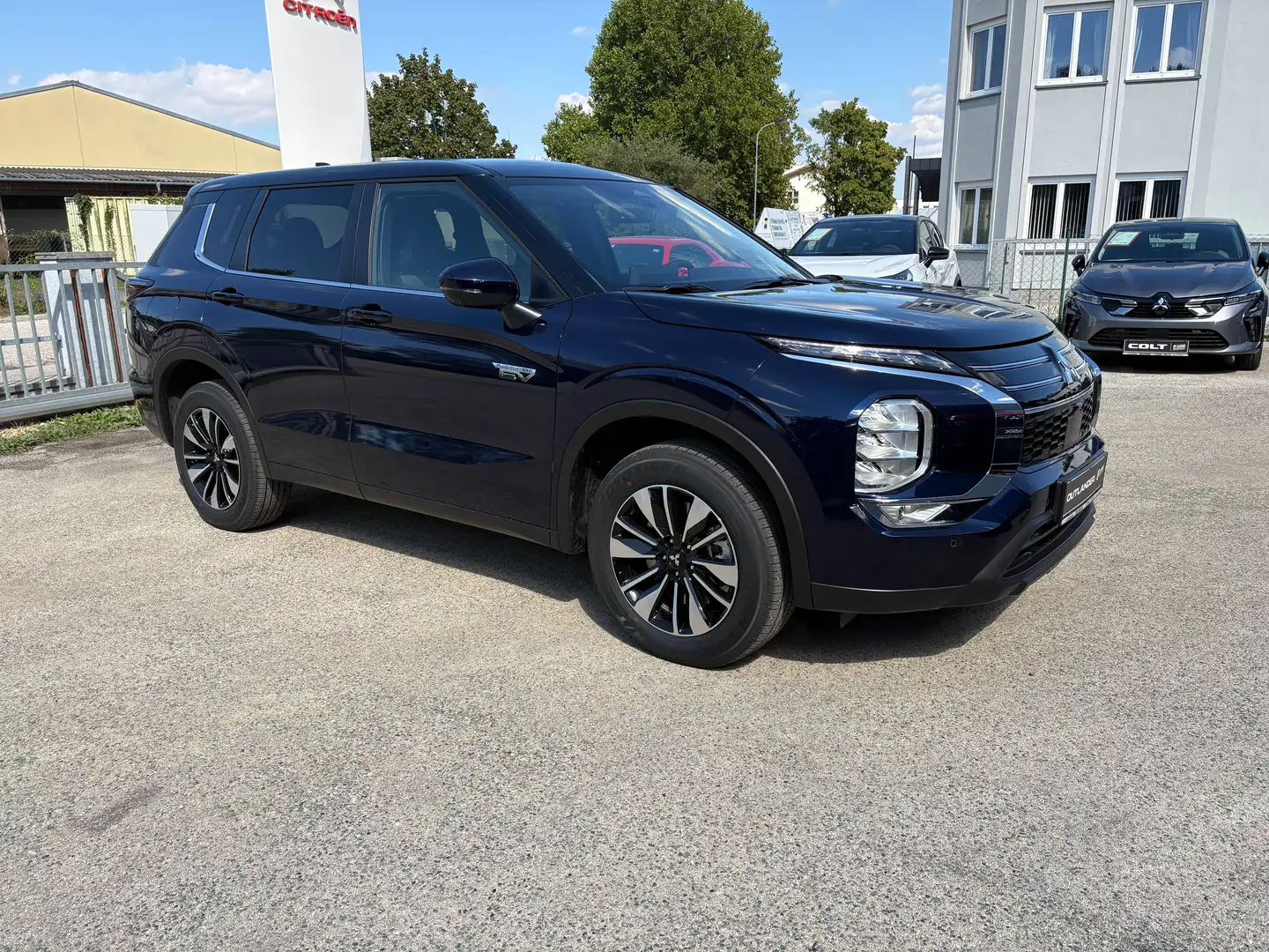 Mitsubishi Outlander 2,4 PHEV S-AWC Invite Aut./incl. Winterräder Blau - 1