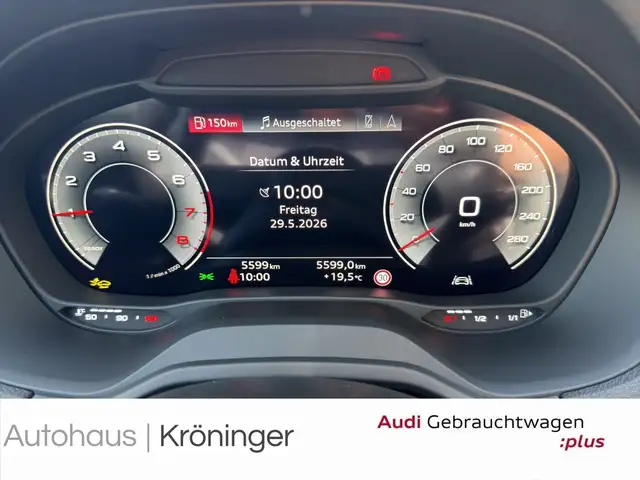 Audi Q2 view 12
