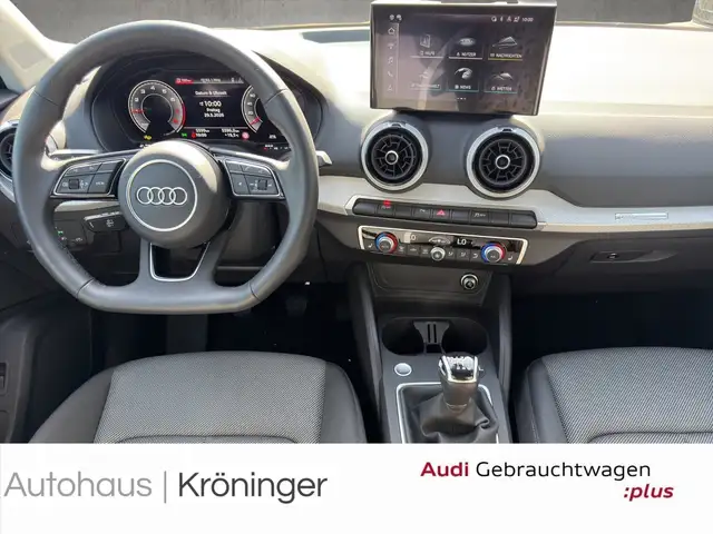 Audi Q2 view 13