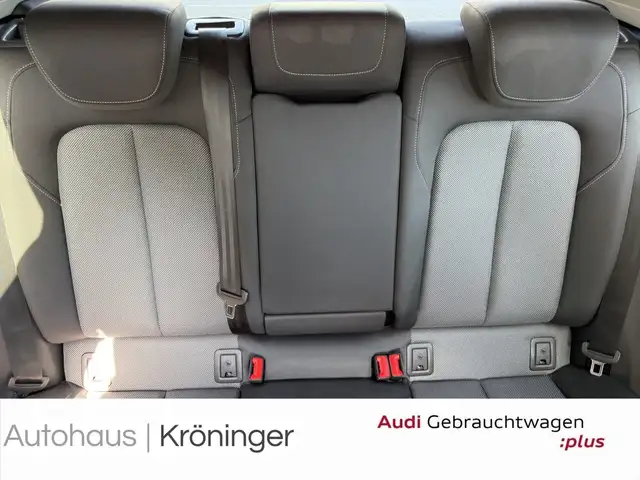 Audi Q2 view 10