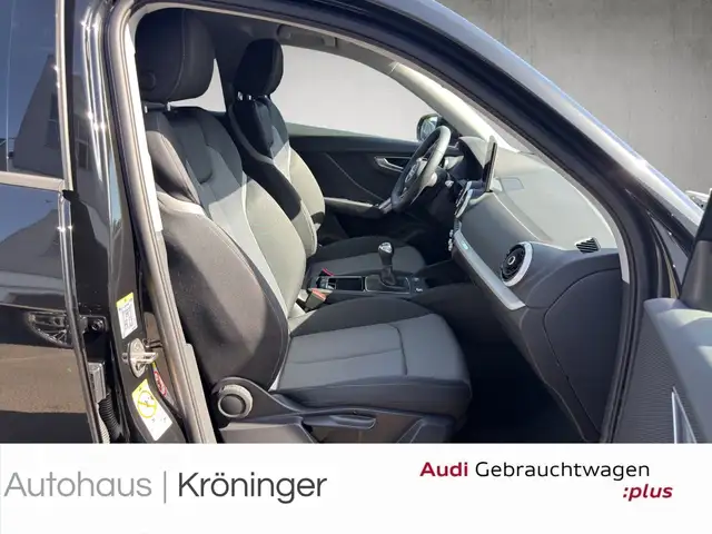 Audi Q2 view 9
