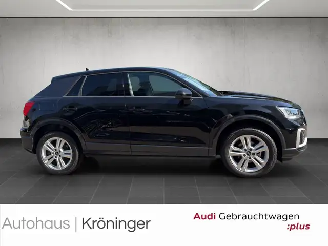 Audi Q2 view 4