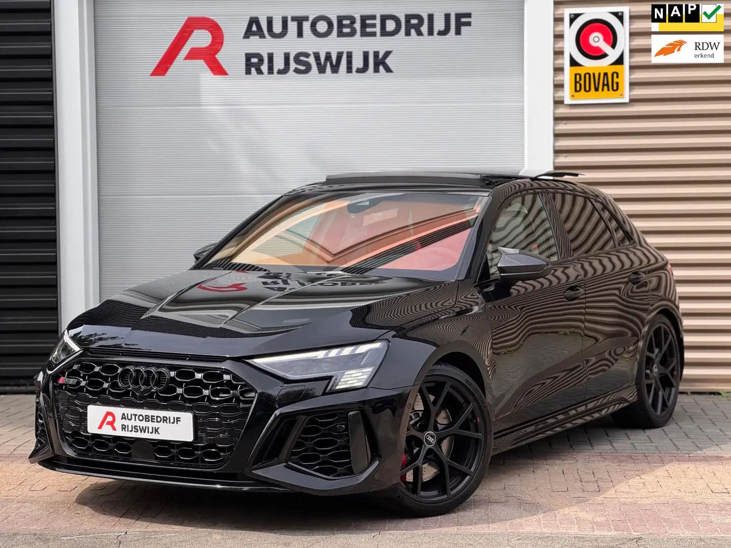 Audi RS3 A3 Sportback 2.5 TFSI quattro Carbon/Matrix/B&O Zwart - 1