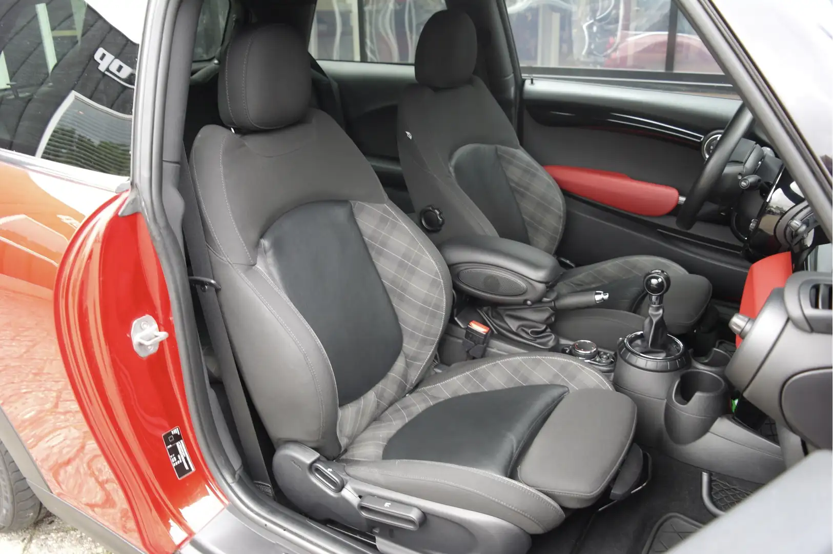 MINI Cooper 1.5 First Born Edition | NL-Auto | Cruise | Navi | Rouge - 2