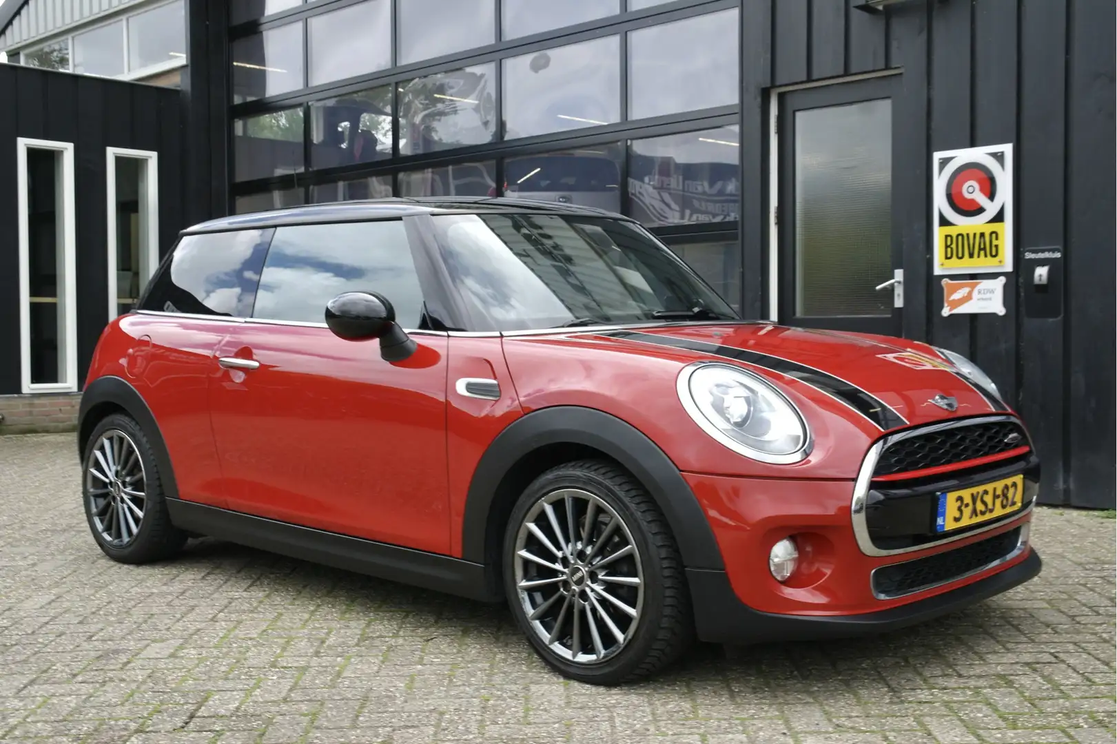 MINI Cooper 1.5 First Born Edition | NL-Auto | Cruise | Navi | Rouge - 1