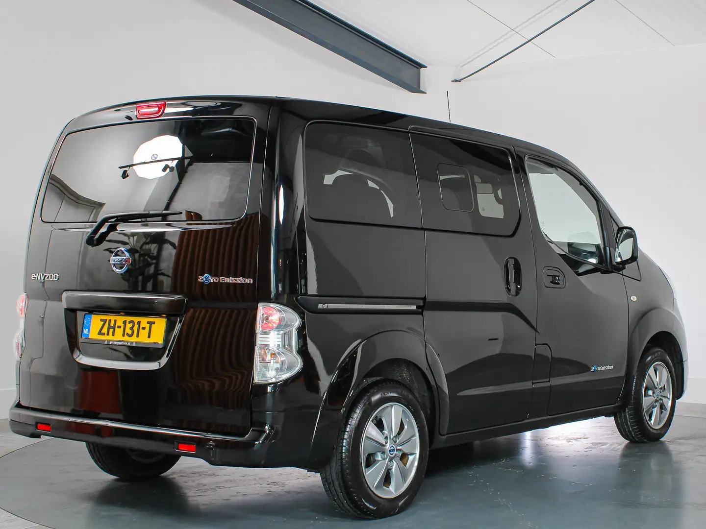 Nissan E-NV200 Evalia 40 kWh Connect Edition 7-Persoons, Navigati Zwart - 2