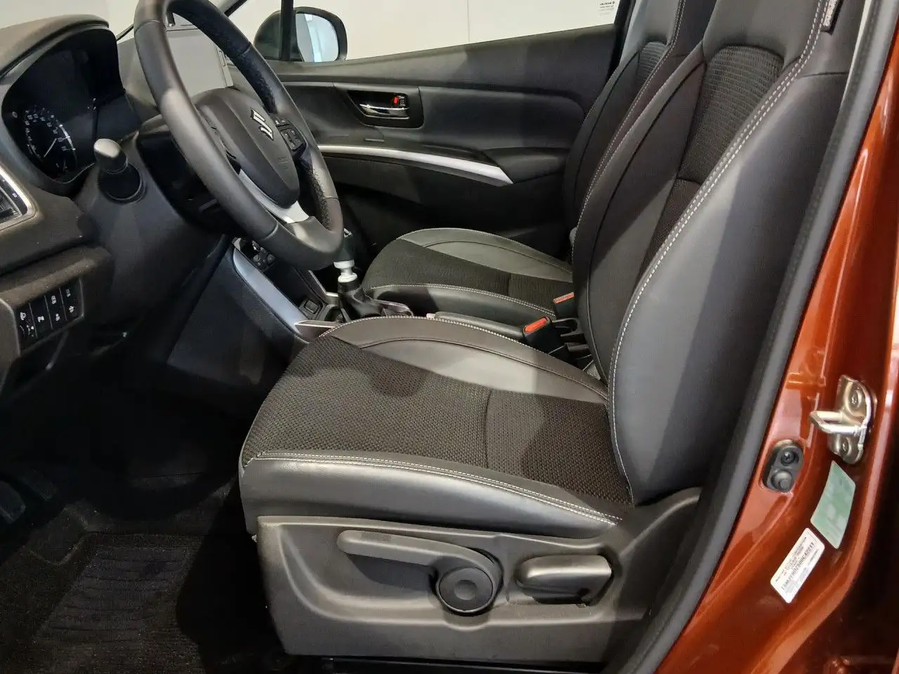 Suzuki SX4 S-Cross Comfort + Allgrip AHK Pano ACC 360 Grad, миниатюра 5