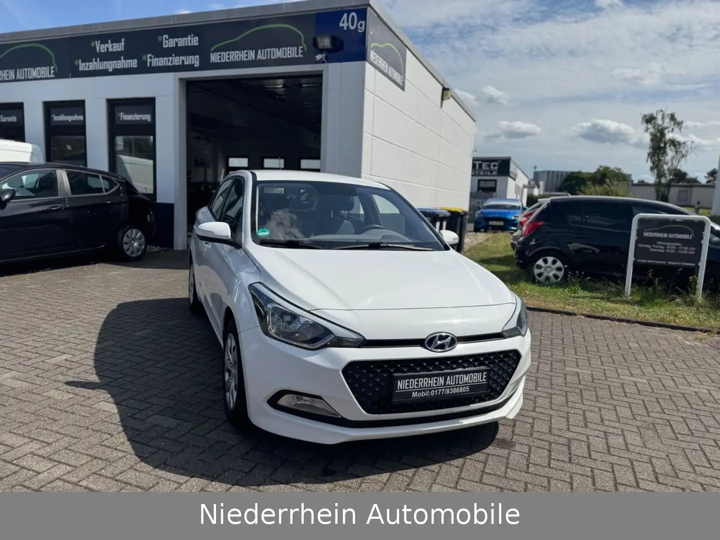 Hyundai i20 Classic 1.Hand+Klima+Tüv 07/2026 Weiß - 1