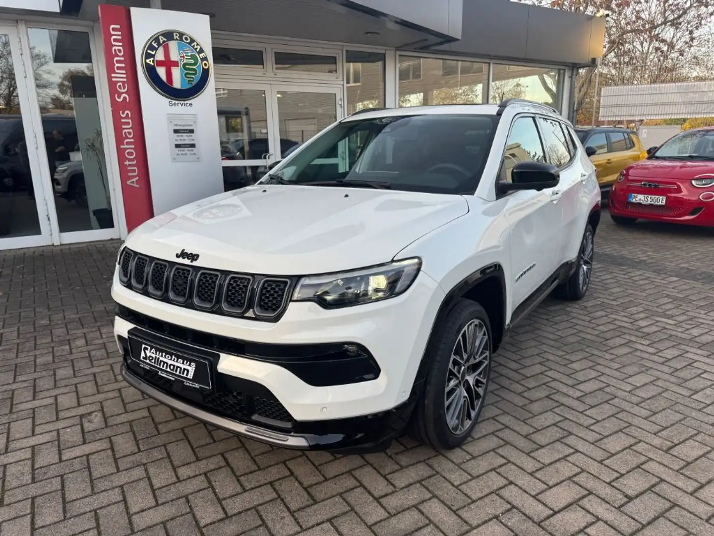Jeep Compass 1.5 GSE T4 48V e-Hybrid Automatik Summit Weiß - 1
