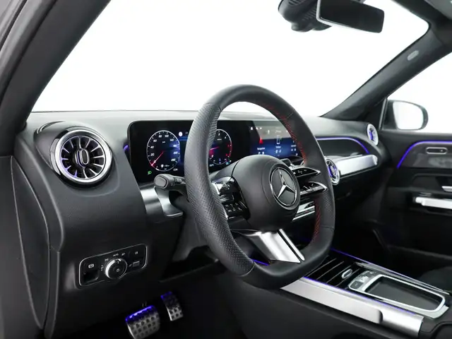 Mercedes-Benz GLB view 11