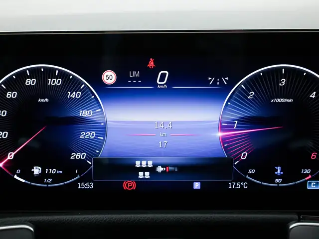 Mercedes-Benz GLB view 13