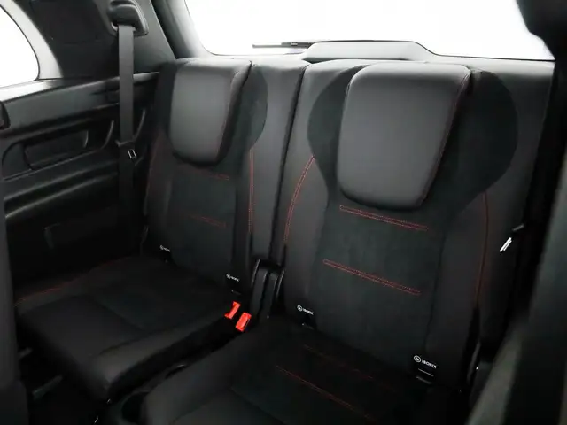 Mercedes-Benz GLB view 14