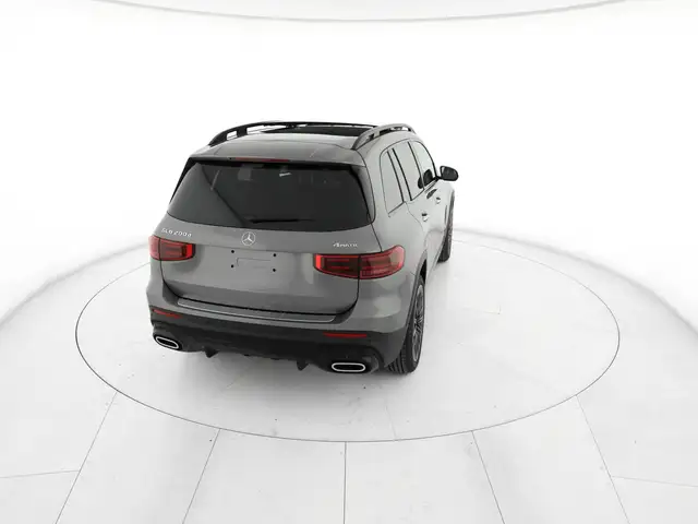 Mercedes-Benz GLB view 7
