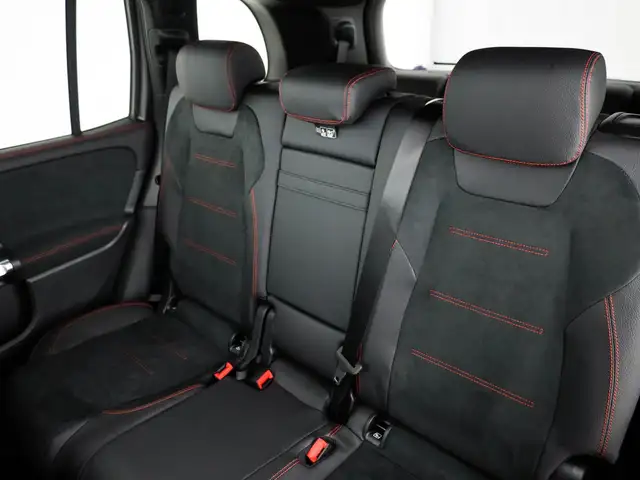 Mercedes-Benz GLB view 15