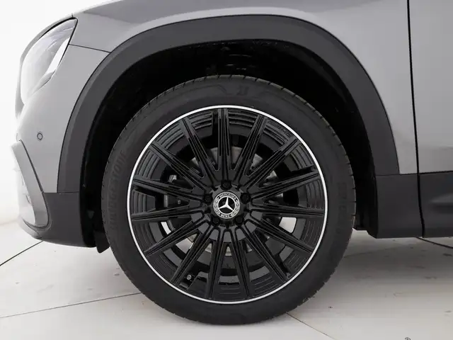 Mercedes-Benz GLB view 6