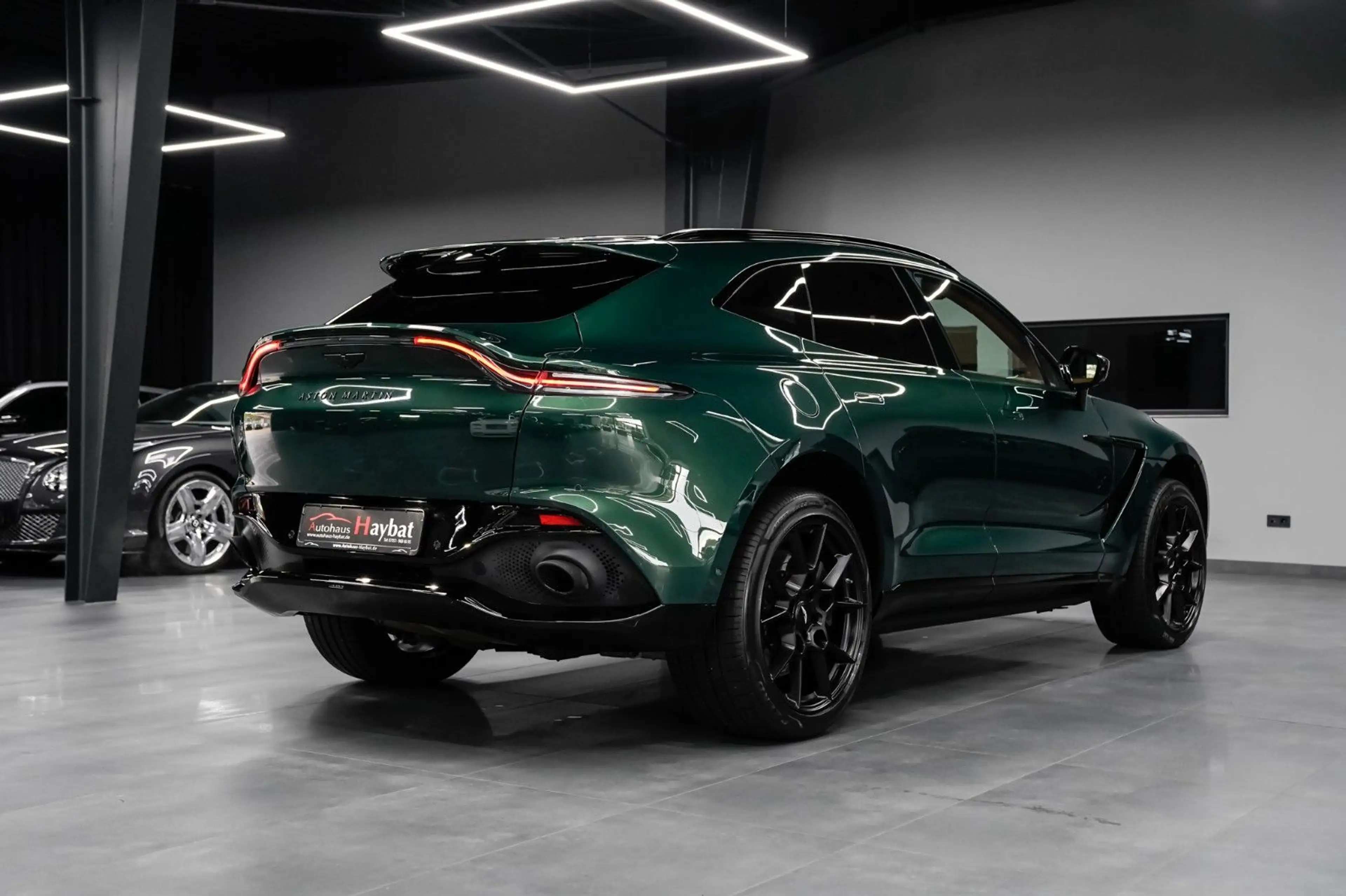 Aston Martin DBX 4.0 V8 Black Pack-Pano-Carbon-22" — photo 9