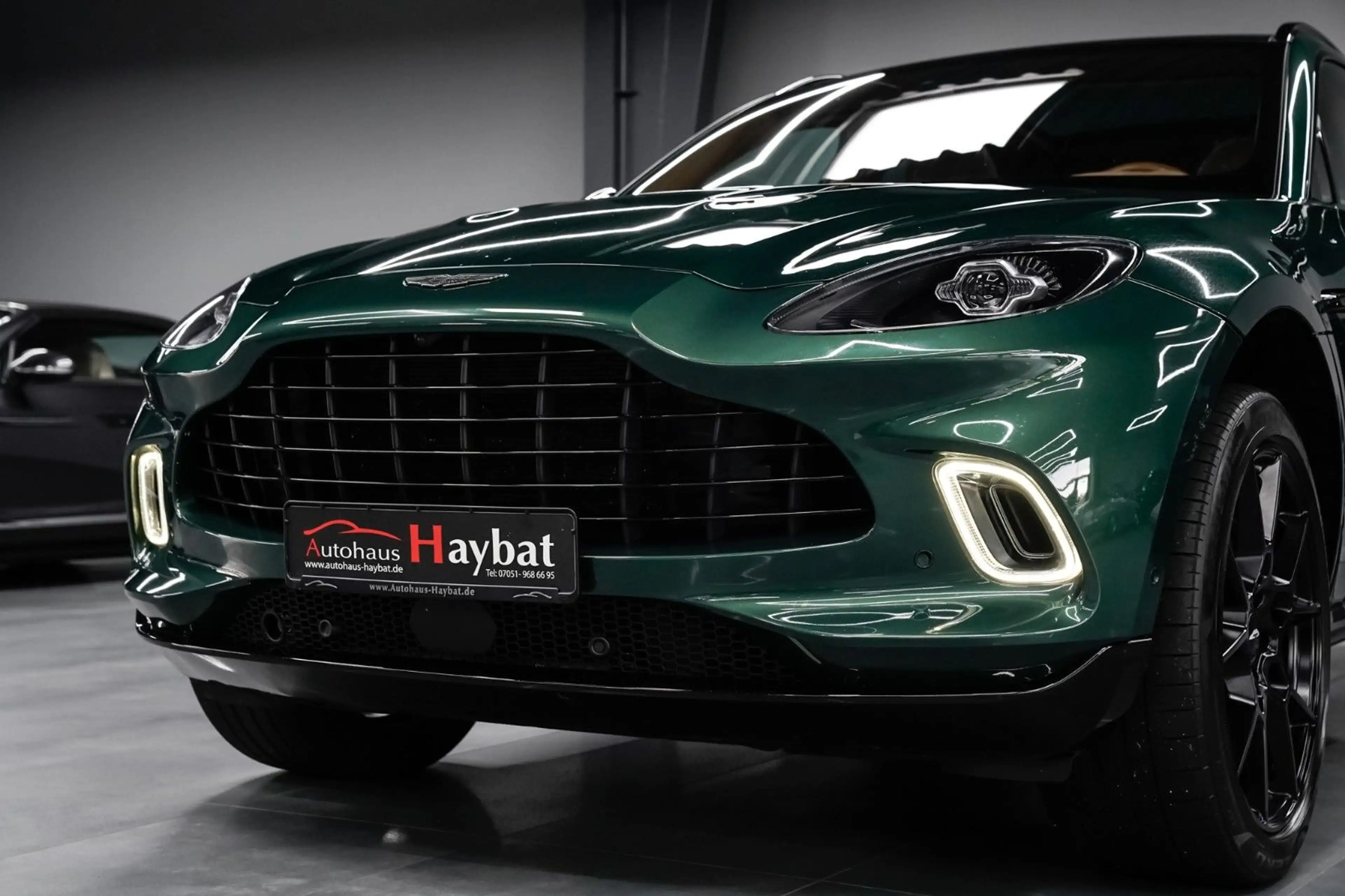 Aston Martin DBX 4.0 V8 Black Pack-Pano-Carbon-22" — photo 4