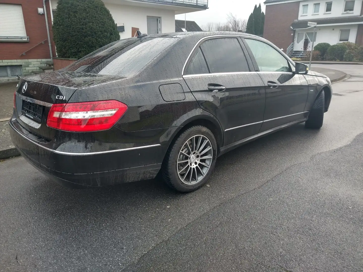 Mercedes-Benz E 220 E 220 CDI BlueEfficiency Schwarz - 2