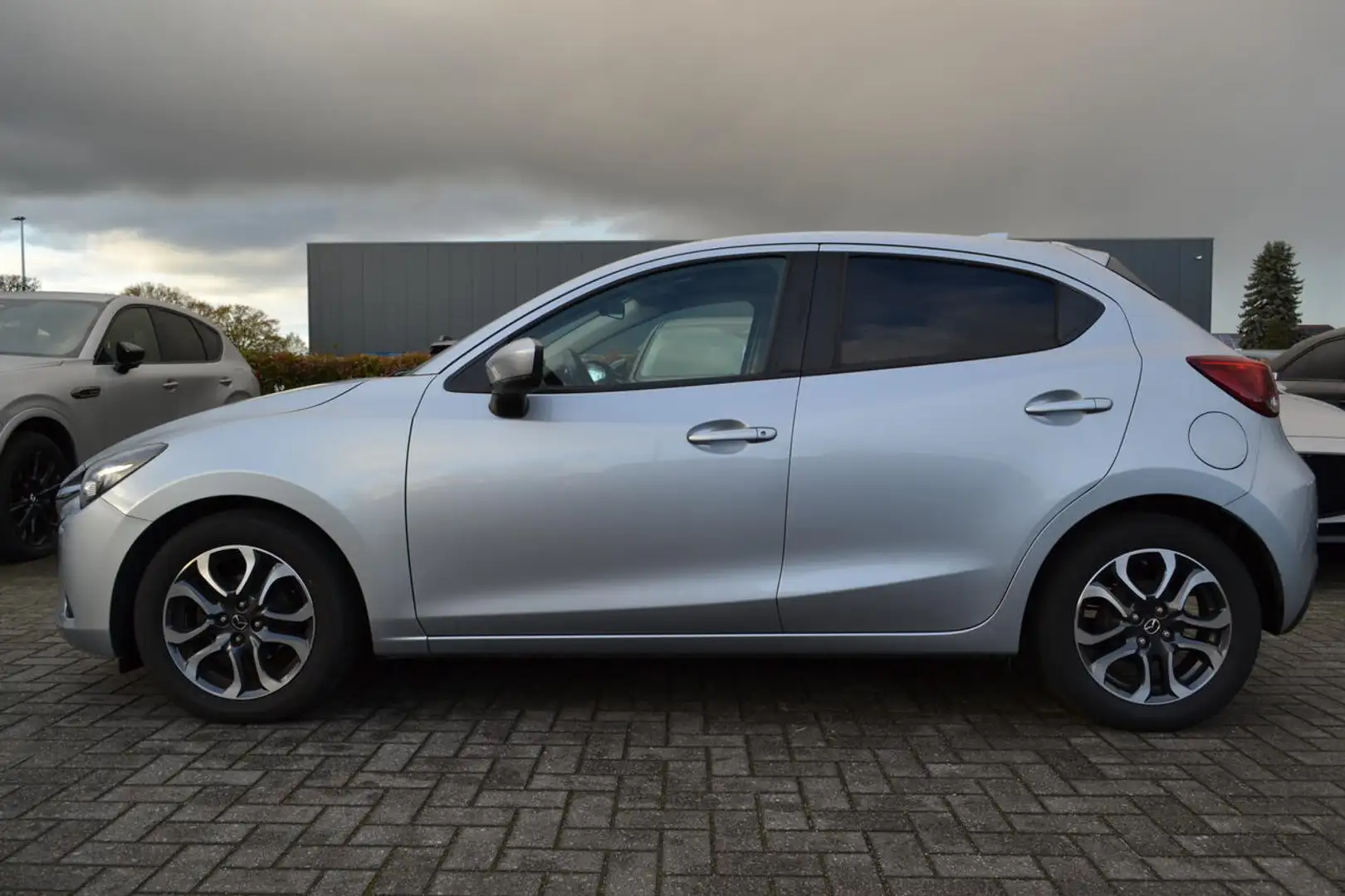 Mazda 2 Ginza - Manueel - 90pk - 1 jaar garantie Argent - 2