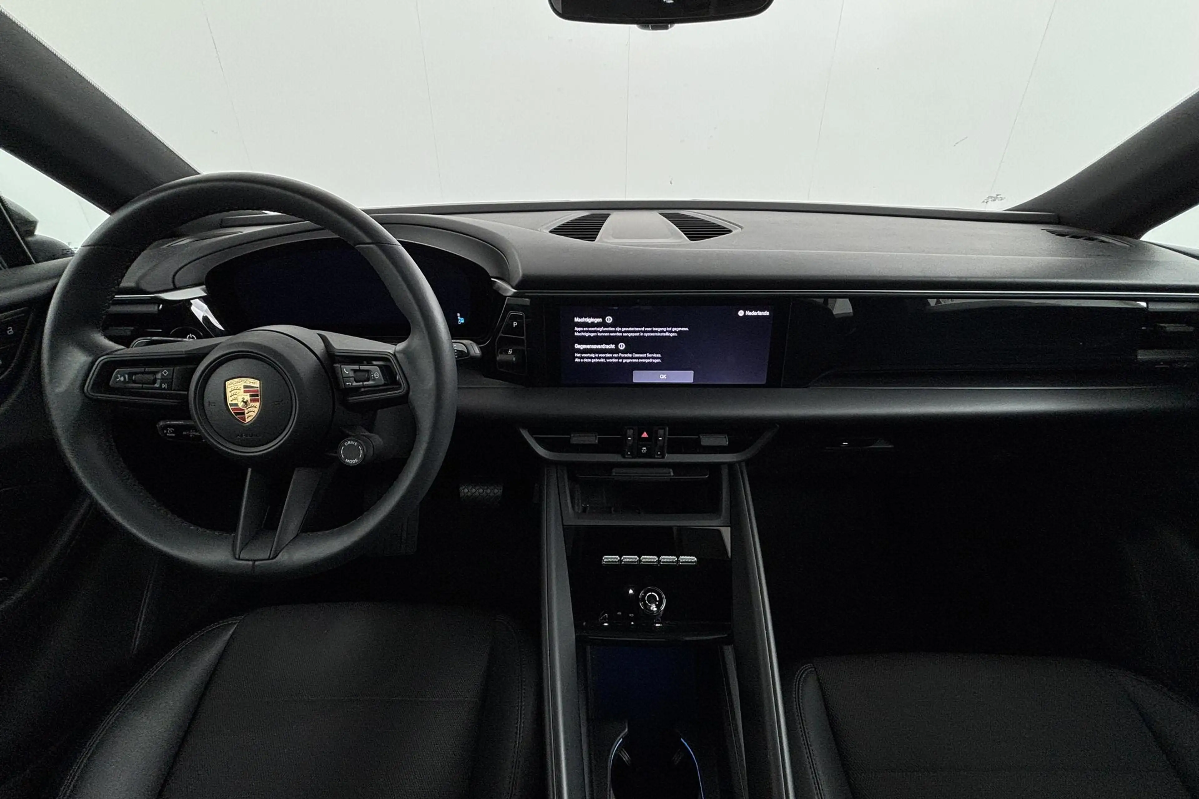 Porsche Macan 4 100 kWh Puur elektrisch genieten met sportieve p — photo 2