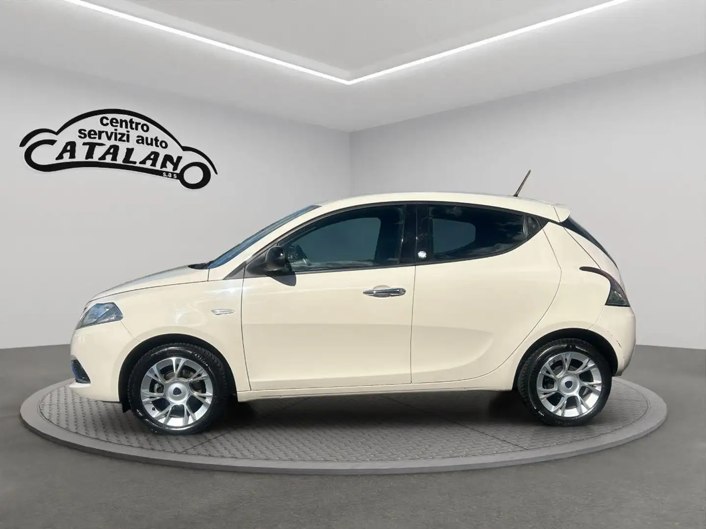 Lancia Ypsilon 1.3 MJT 95 CV 5p. S&S Opening Ed Blanc - 2