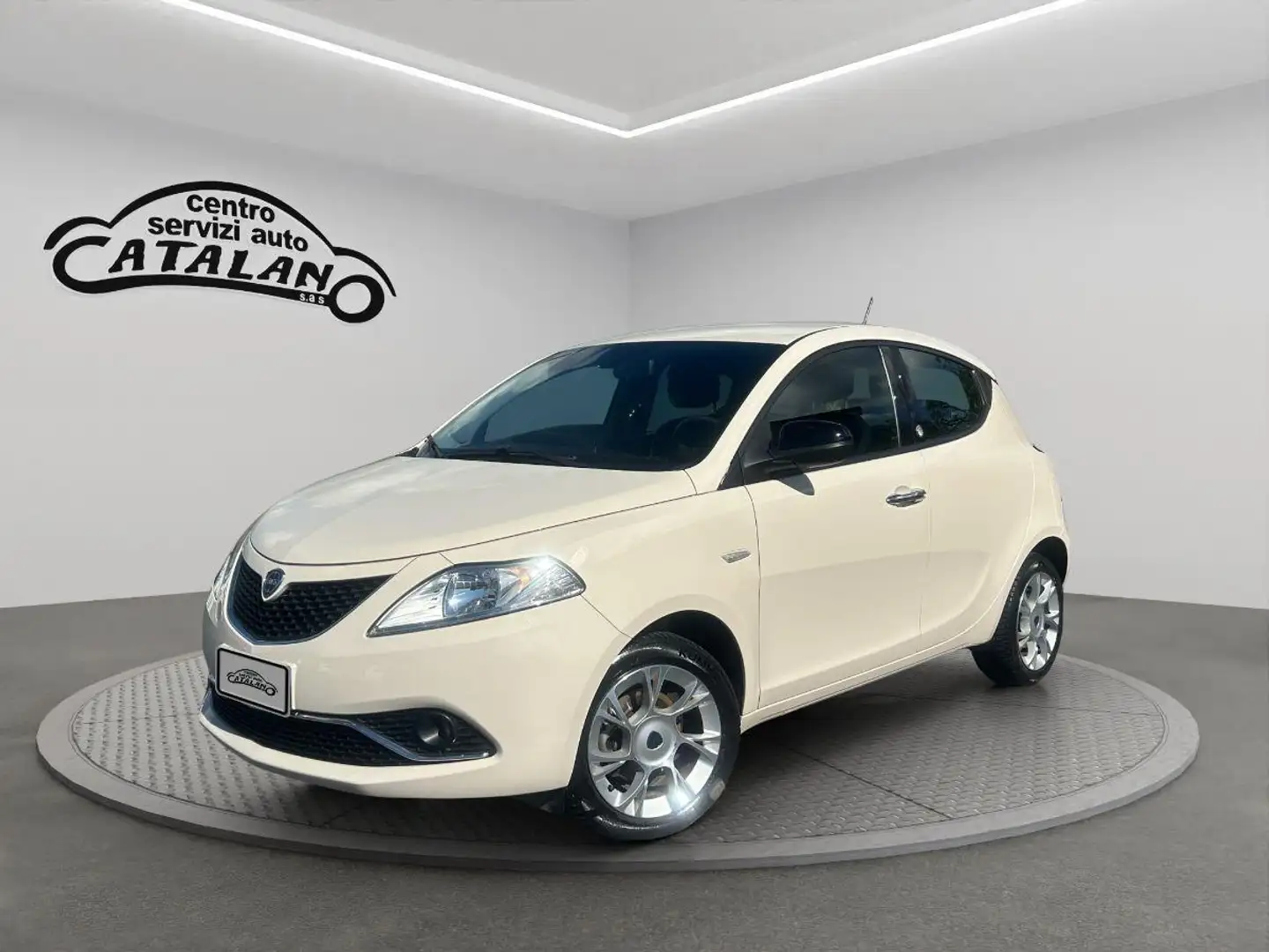 Lancia Ypsilon 1.3 MJT 95 CV 5p. S&S Opening Ed Blanc - 1