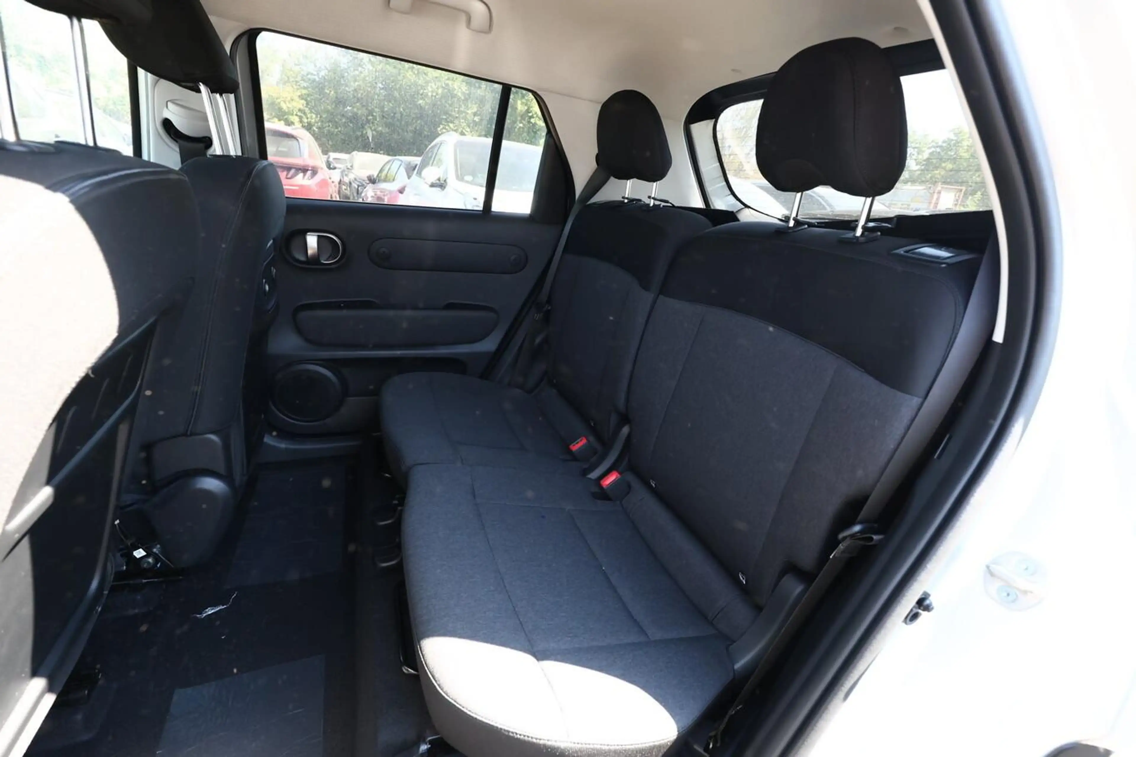 Hyundai Inster 42 kWh FÖRDERF. Navi 2xPDC 15Z PrivG ACC 71 kW ... — photo 10