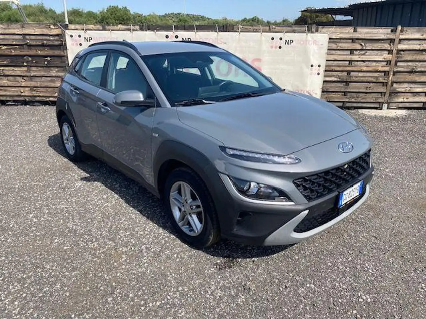 Hyundai KONA 1.6 CRDI 115CV Hybrid 48V DCT XLine Gris - 2