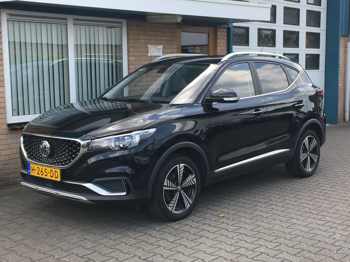 MG ZS EV Luxury 45 kWh (Bruto €10.750,-) Noir - 1