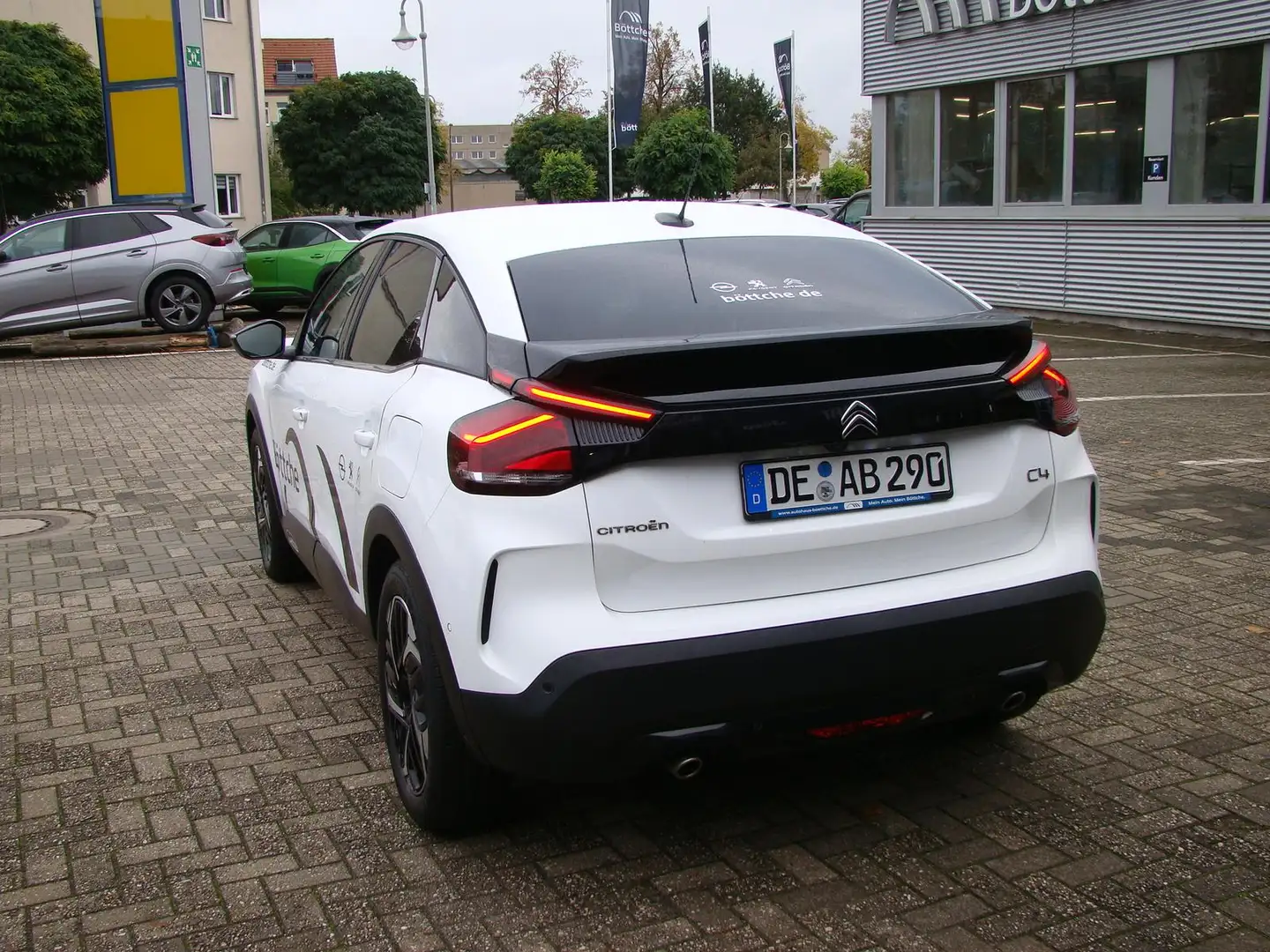 Citroen C4 1.2 12V e-THP / PureTech Weiß - 2