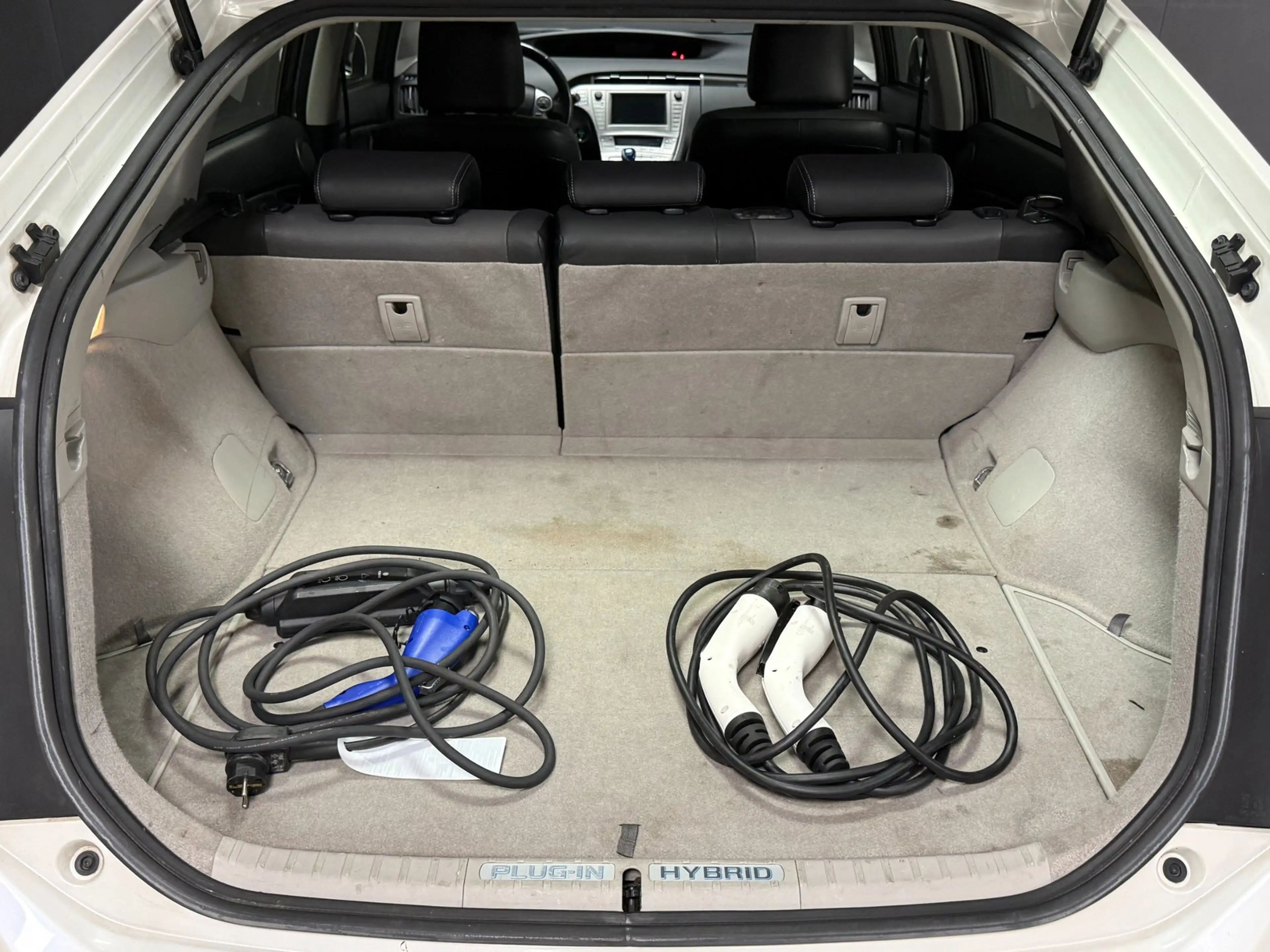 Toyota Prius 1.8 Plug-in Executive Business|JBL|CAMERA|HUD|STOE — photo 8