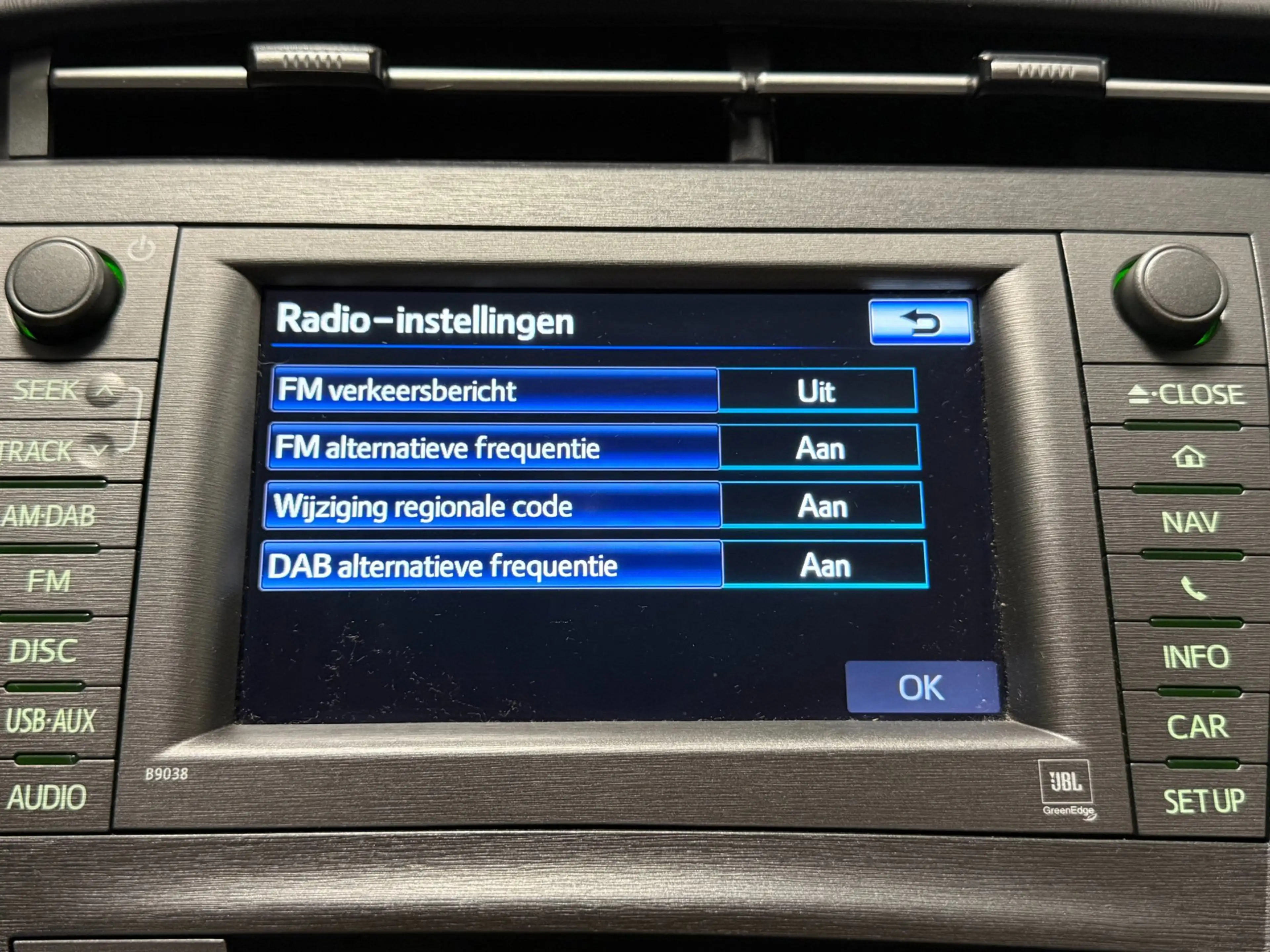 Toyota Prius 1.8 Plug-in Executive Business|JBL|CAMERA|HUD|STOE — photo 35