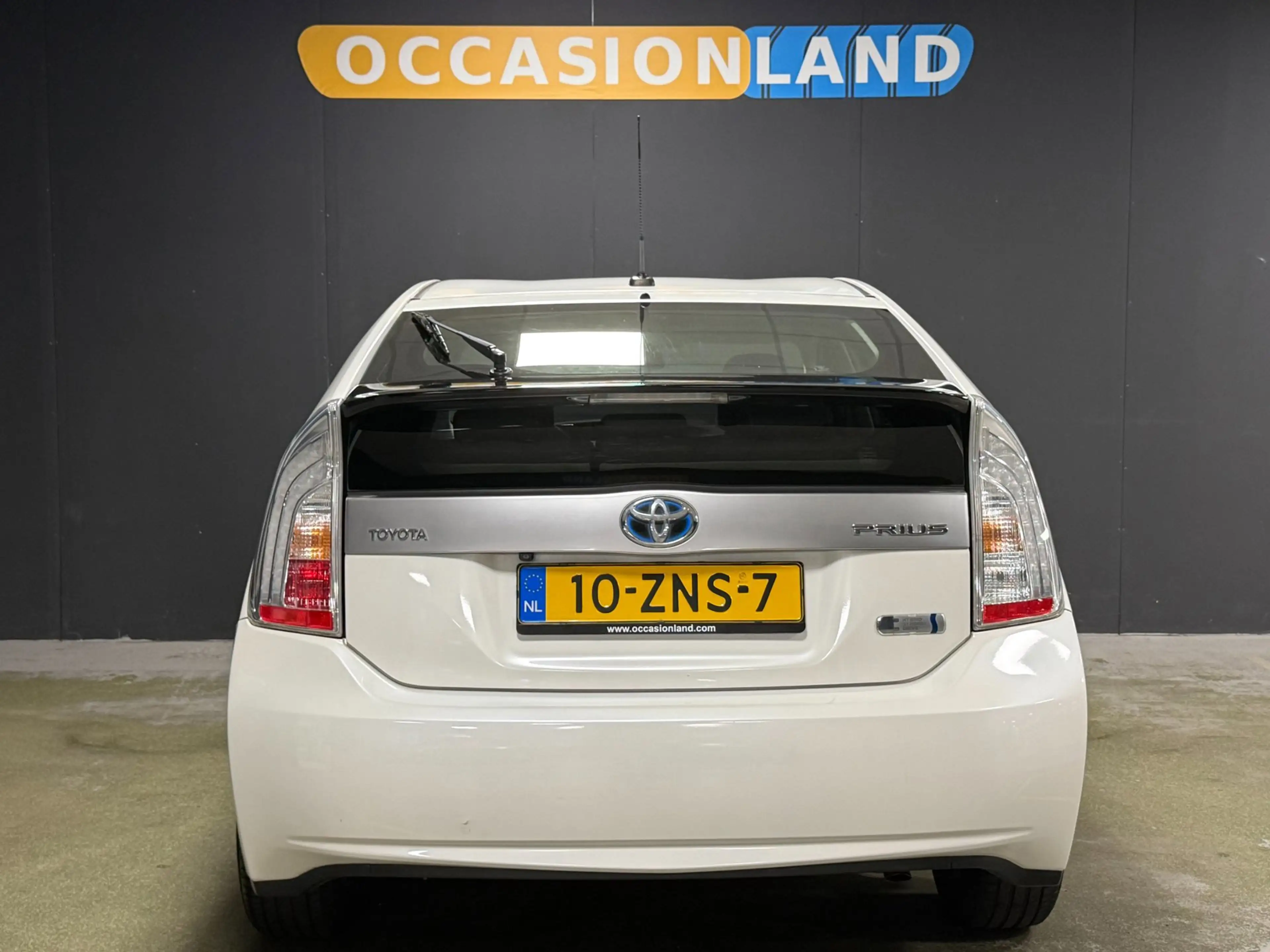 Toyota Prius 1.8 Plug-in Executive Business|JBL|CAMERA|HUD|STOE — photo 6
