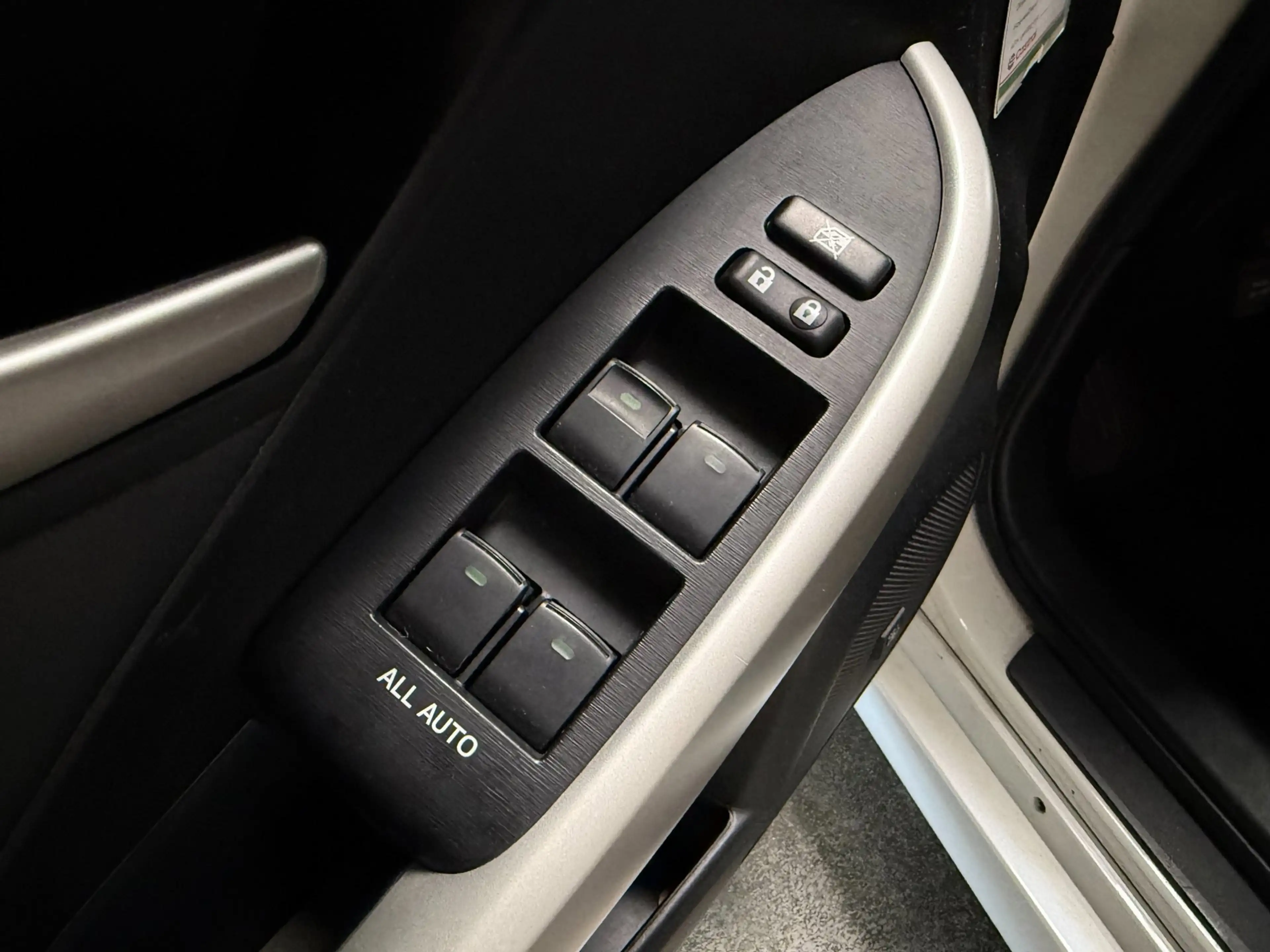 Toyota Prius 1.8 Plug-in Executive Business|JBL|CAMERA|HUD|STOE — photo 24