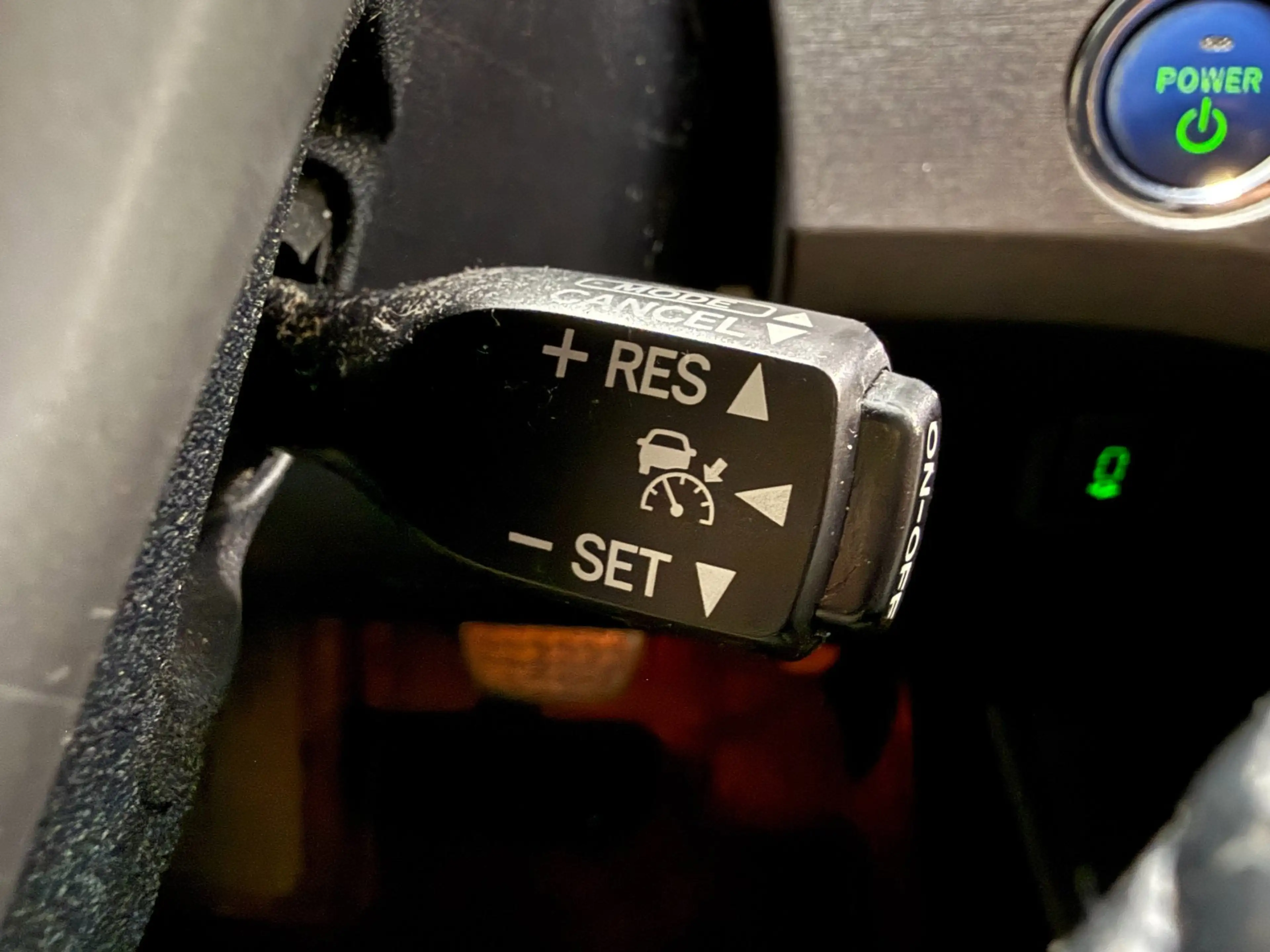 Toyota Prius 1.8 Plug-in Executive Business|JBL|CAMERA|HUD|STOE — photo 20