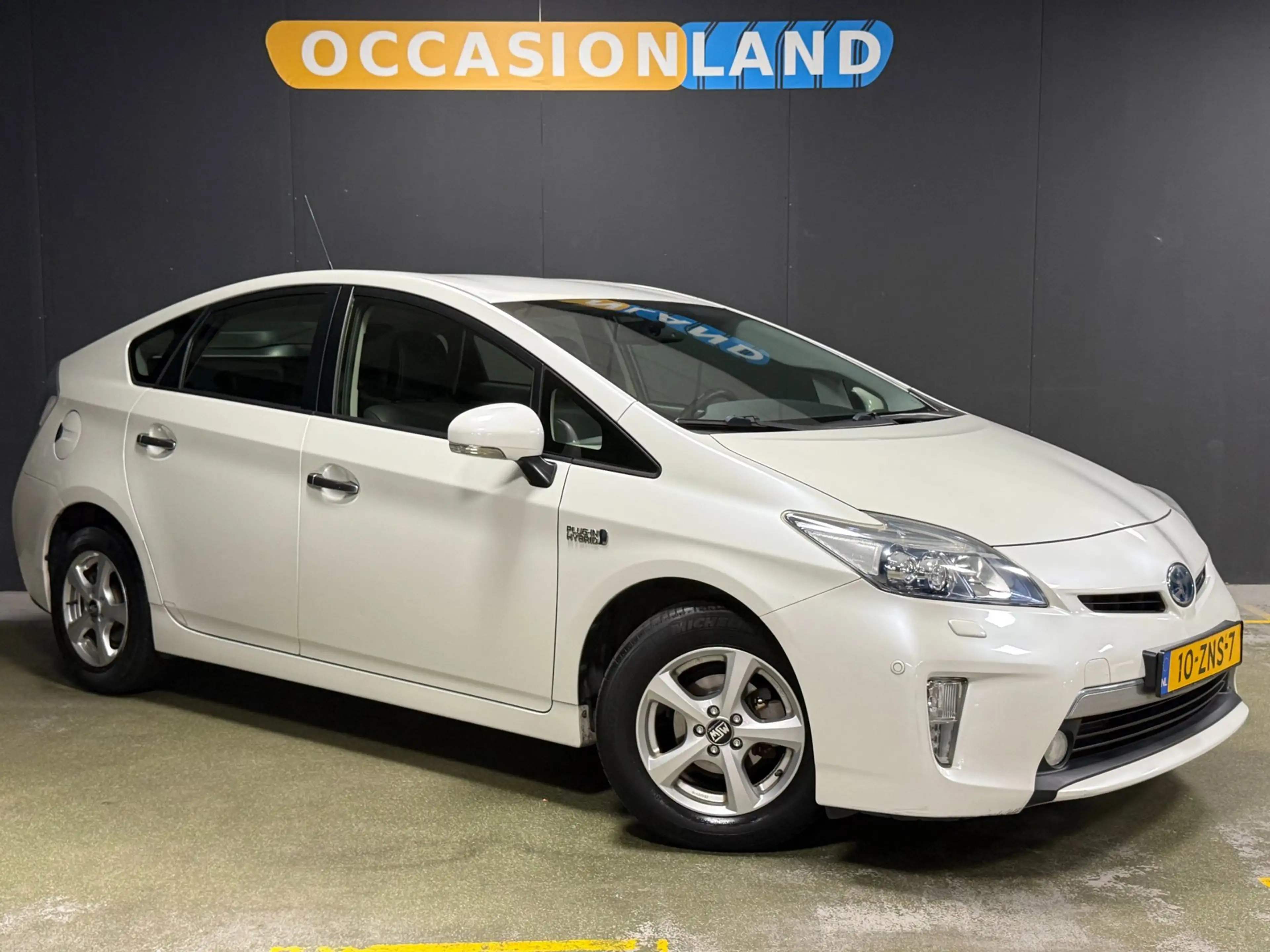 Toyota Prius 1.8 Plug-in Executive Business|JBL|CAMERA|HUD|STOE — photo 4