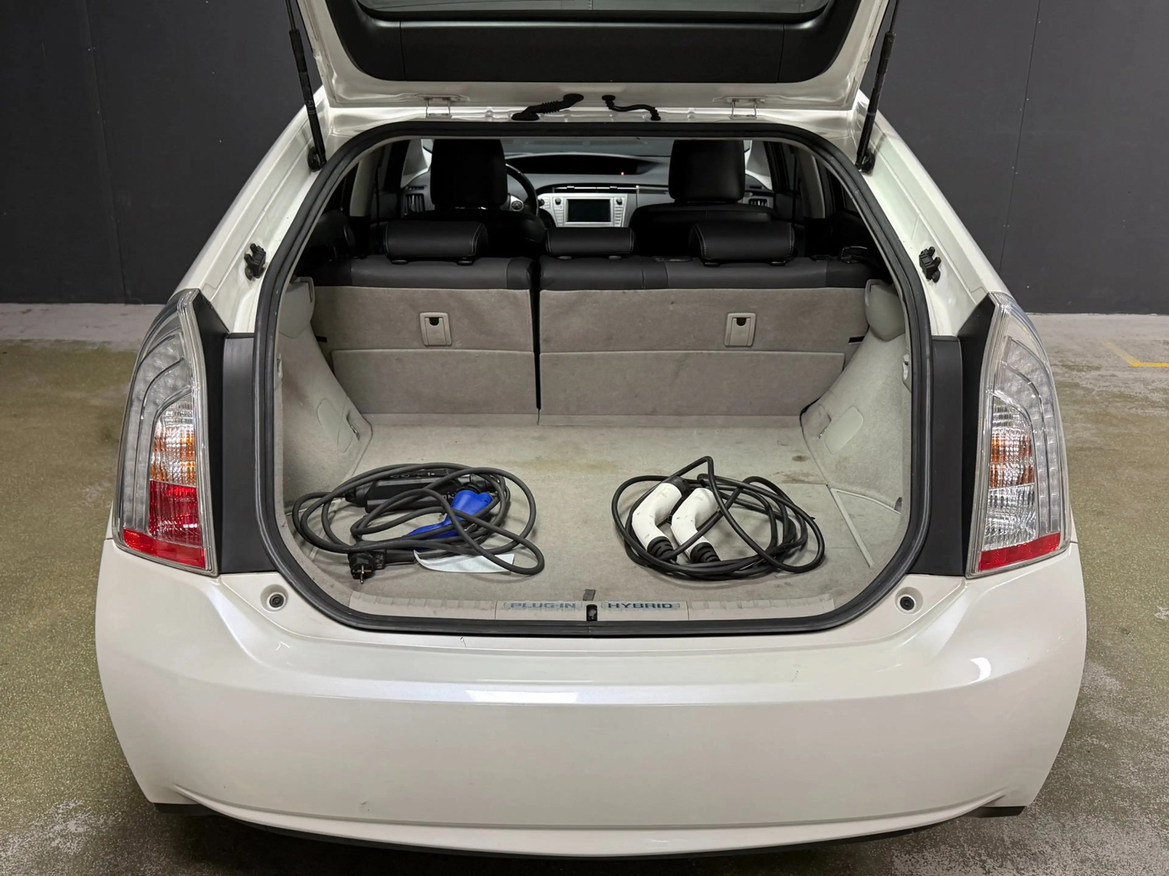 Toyota Prius 1.8 Plug-in Executive Business|JBL|CAMERA|HUD|STOE — photo 7