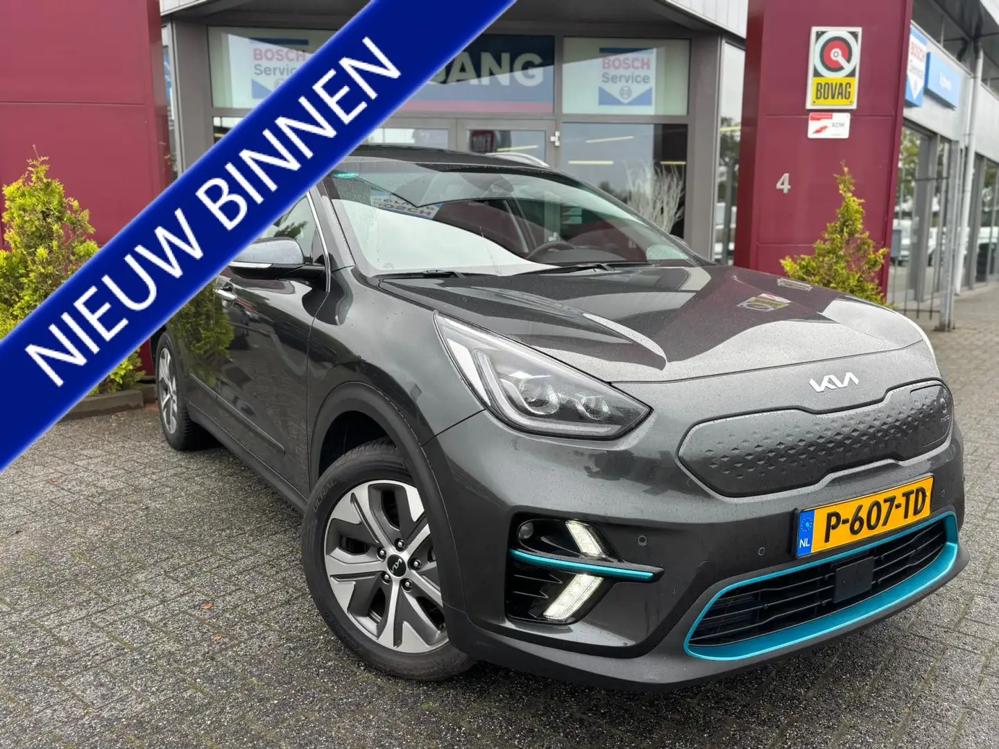 Kia e-Niro DynamicPlusLine 64 kWh | Schuifkantel dak | Trekha Grijs - 1