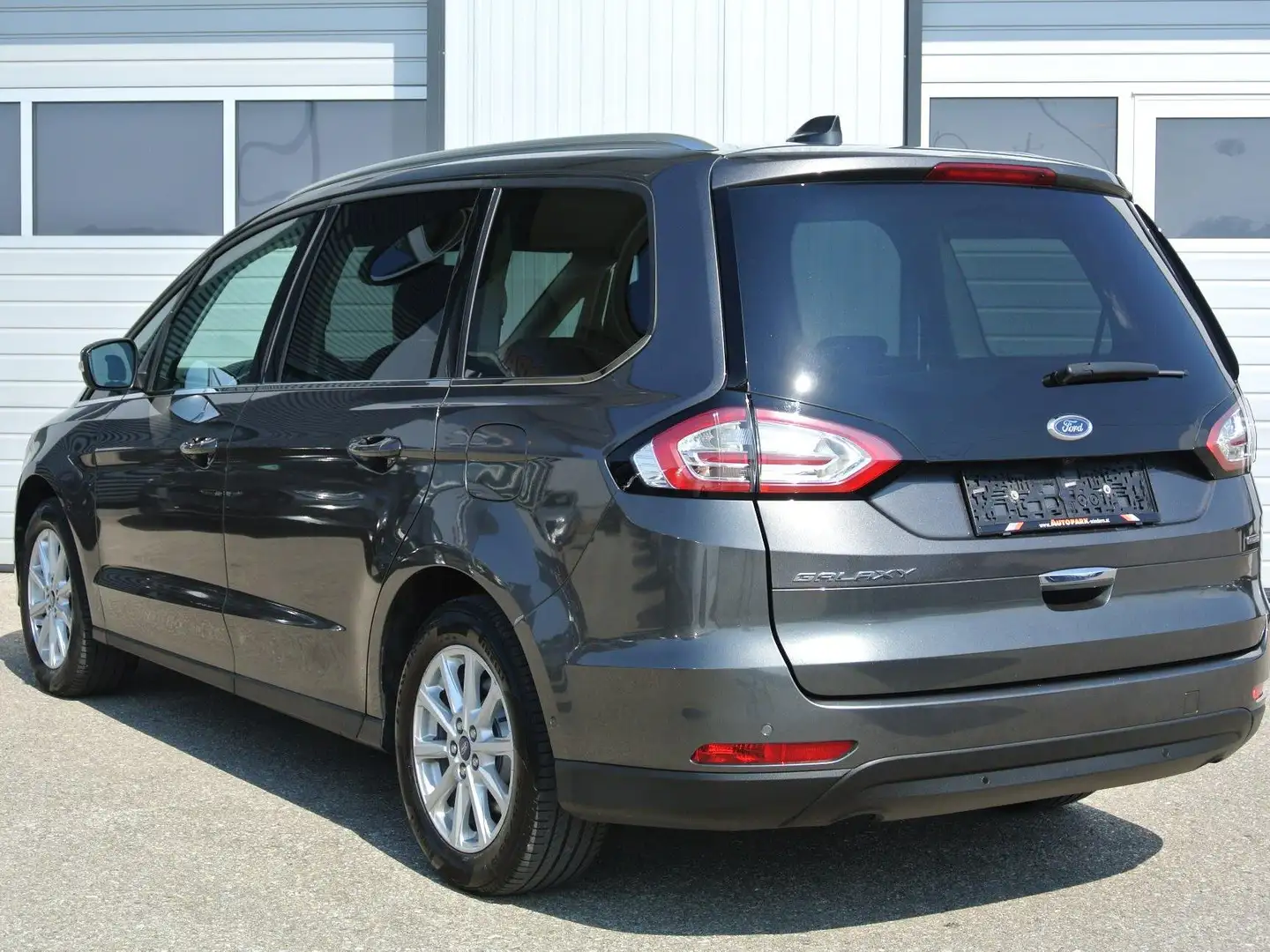 Ford Galaxy 2.5 Duratec FHEV Titanium Aut. **7-Sitze ** Grau - 2