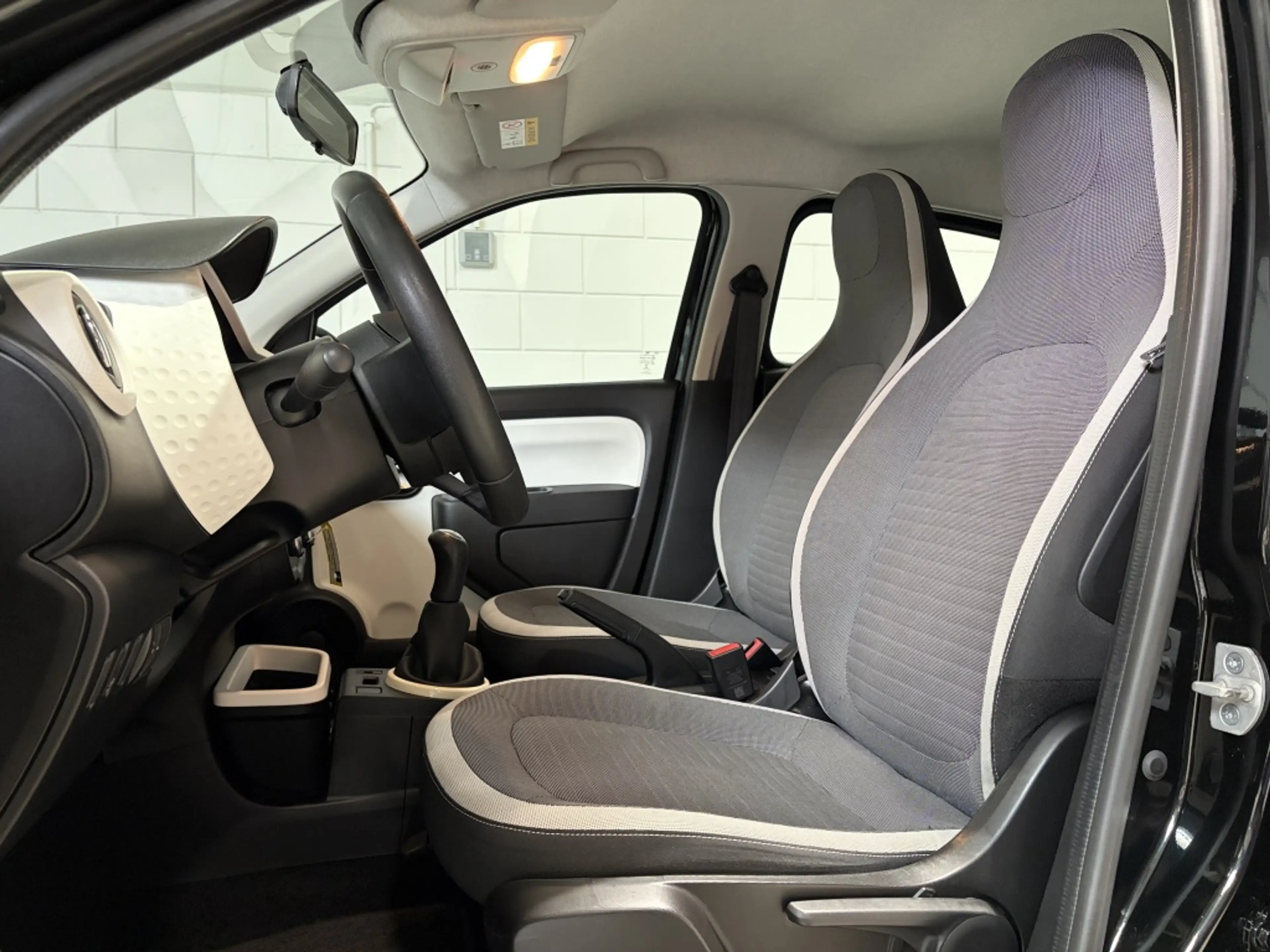 Renault Twingo 1.0 SCe 70pk S&S Collection Airco, Cruise, Bluetoo — photo 3