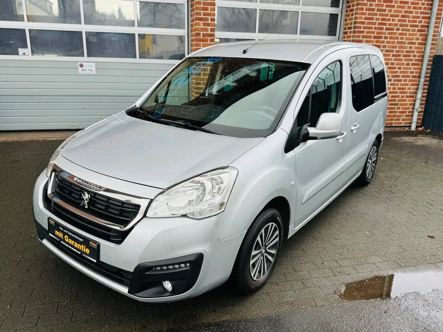 Peugeot Partner Active*Euro 6*5 Türer*MwSt.19%*1.Hand*SH*Klima* Silber - 1